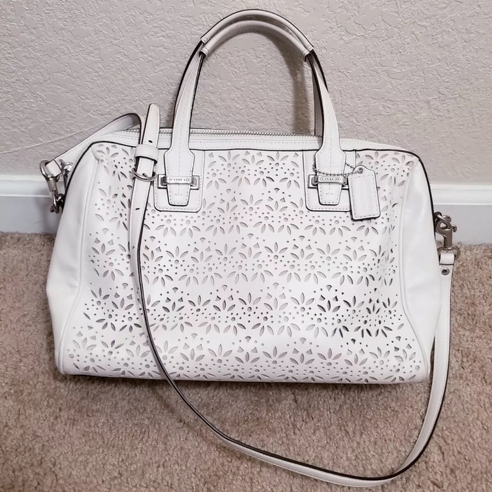 Super cute coach purse!!!